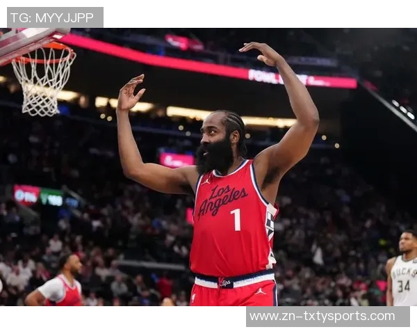 库里谈防守策略：多人包夹哈登与小卡让他们在混战中难以发挥